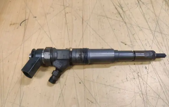 BMW X5 E53 Fuel injector 7789661 0445110131