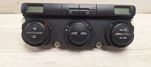 Skoda Octavia Mk2 (1Z) Climate control unit 74641440