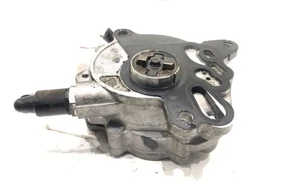 Volkswagen PASSAT B6 Vacuum pump 