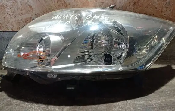 Toyota Auris 150 Headlight/headlamp