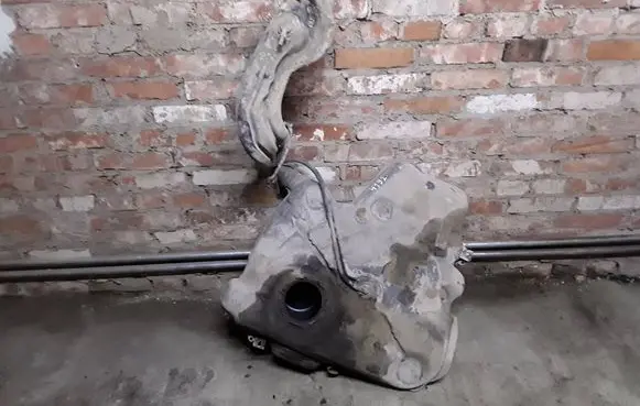 Fuel tank