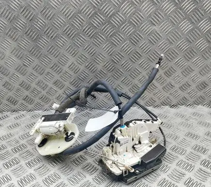 Maserati Levante Front door lock 670107805