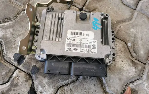 Hyundai Getz Engine control unit/module 391092A511 391032A511 0281013141