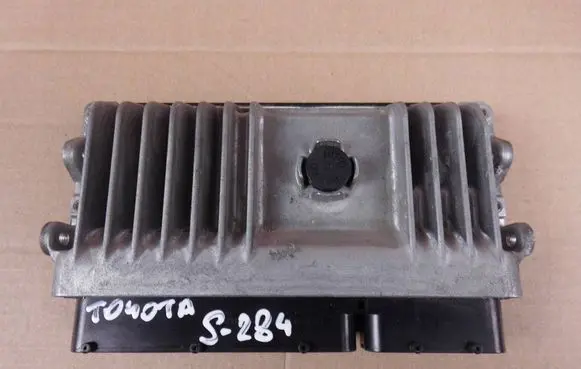 Toyota C-HR I Engine control unit/module 89661F4250