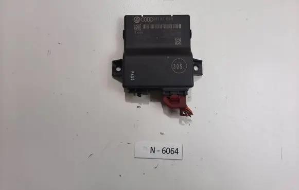 Audi A4 S4 B8 8K Gateway control module 8R0907468N