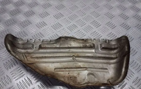 Skoda Octavia Mk1 (1U) Exhaust heat shield 06A253041AE