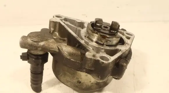 Alfa Romeo 159 Vacuum pump 07T057