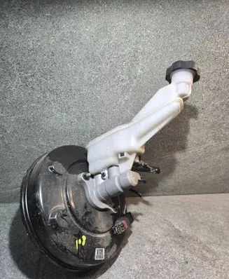 Hyundai i40 Brake booster 585003Z960