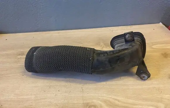 Audi A6 S6 C6 4F Air intake duct part 4F0129604C