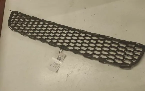 Toyota Corolla Verso AR10 Front bumper lower grill 531120F010
