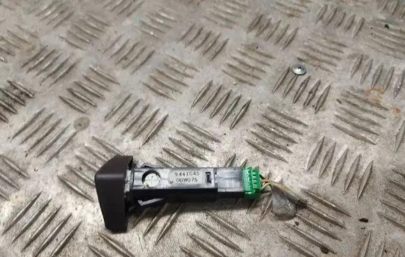 Volvo V70 Hazard light switch 9441045