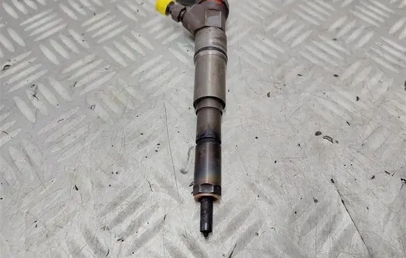 BMW 7 E65 E66 Fuel injector 7788812