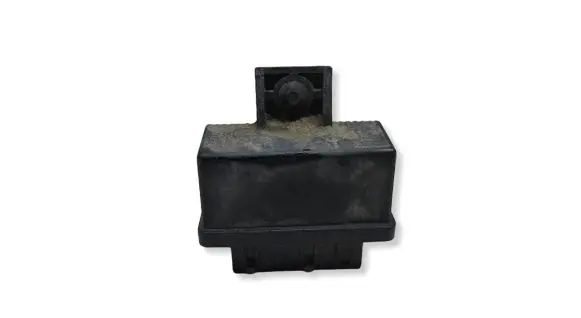 Peugeot 308 SW Fuel pump relay 240107