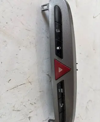 Peugeot 308 Hazard light switch 03069070 9659214977