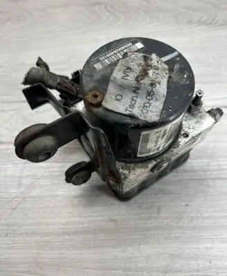 Ford C-MAX I ABS Pump 8M512C405EA A426G 10020604094