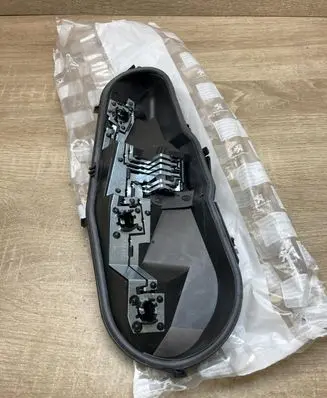 Peugeot 107 Tail light bulb cover holder 634686 25689002 LEFTSIDE