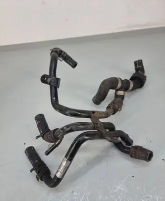 Engine coolant pipe/hose
