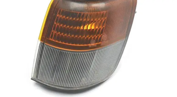 Mitsubishi Pajero Front indicator light 21037746