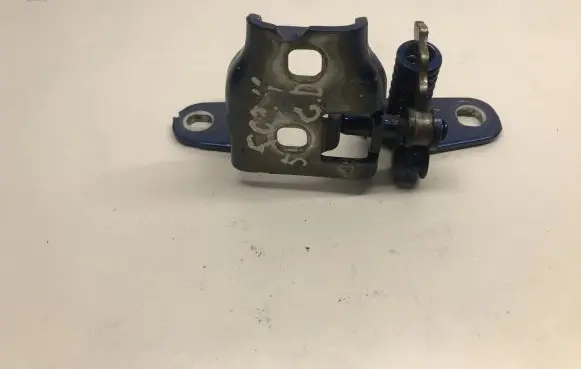 Dodge RAM 1500 DS Rear door upper hinge