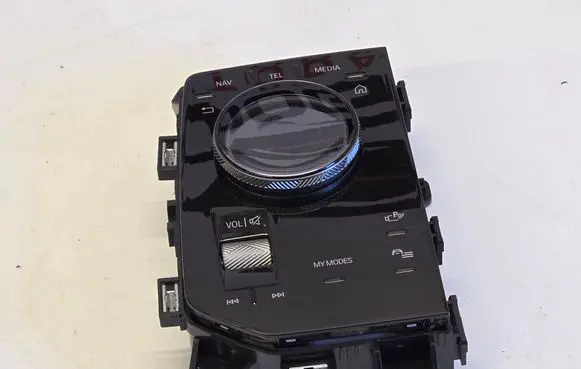 BMW 5 G60 G61 Head unit multimedia control 5A8FF81