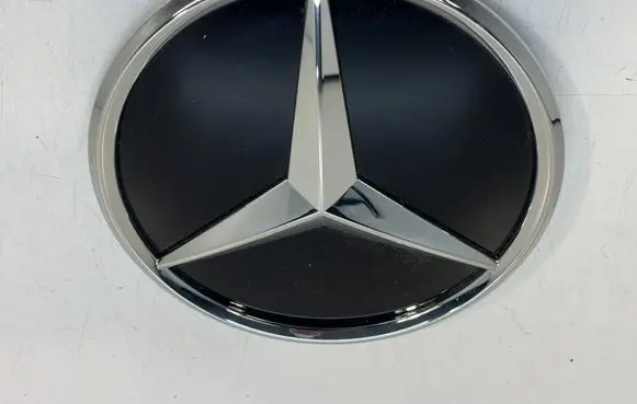 Mercedes-Benz C W206 Manufacturer badge logo/emblem 704938516 A0008880400