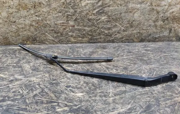 Nissan Tiida C11 Front wiper blade arm