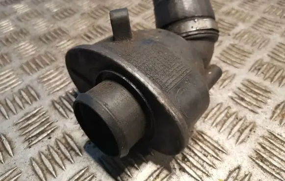 Mercedes-Benz C W202 Air intake duct part 6110981207