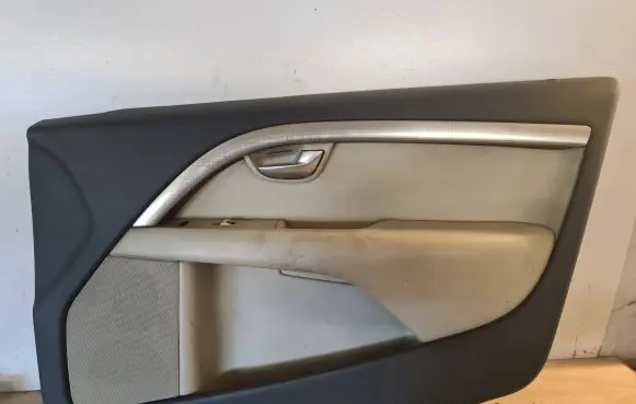 Volvo V70 Front door card panel trim 30649484 112067 112067006170