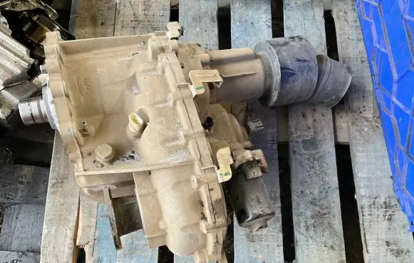 Nissan Navara D23 Gearbox transfer box case M0027768