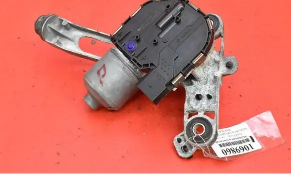 Ford Focus Front wiper linkage and motor BM5117K484B