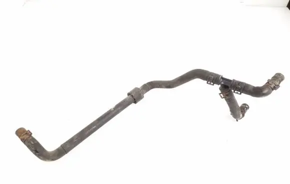 Volkswagen PASSAT B6 Engine coolant pipe/hose