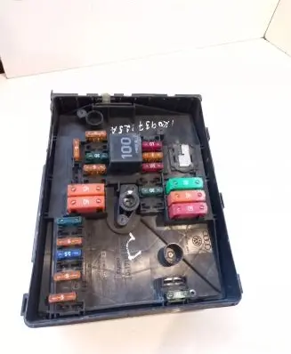 Volkswagen Touran I Fuse module 1K0937125A