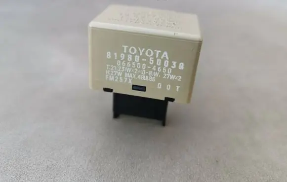 Toyota Avensis Verso Glow plug pre-heat relay 8198050030 0665004650