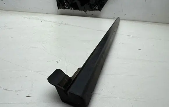 Skoda Fabia Mk3 (NJ) Front door glass trim molding 6V0837477B