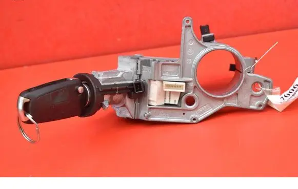 Opel Astra H Ignition lock 2421430