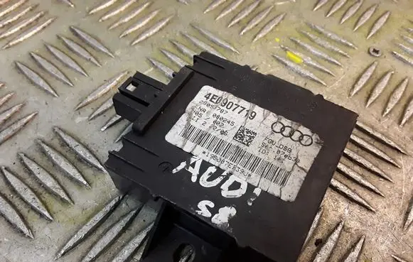 Audi A8 S8 D3 4E Alarm control unit/module 4E0907719