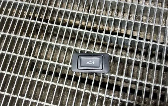 Audi A6 C7 Tailgate/boot open switch button 4G0959831A