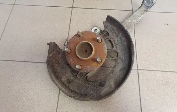 Lexus IS 220D-250-350 Front wheel hub