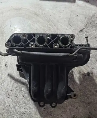 Volkswagen Polo III 6N 6N2 6NF Intake manifold 
