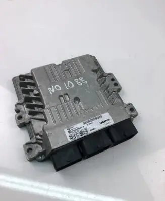 Volvo V50 Engine control unit/module ECU 31355712 S180134103A