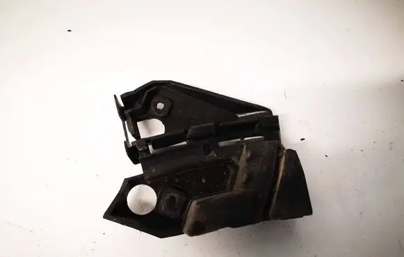 Volvo C30 Front bumper mounting bracket 30655936