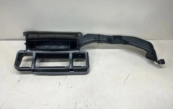 Toyota Prius (XW30) Rear air vent grill 5596847020 5599047040