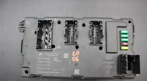 BMW 3 F30 F35 F31 Comfort/convenience module 9329700 00000F4C 003000002