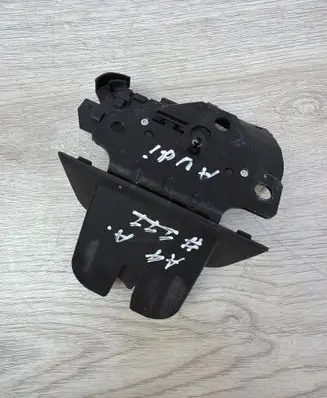 Audi A4 S4 B7 8E 8H Tailgate/trunk/boot lock/catch/latch 8P4827505C 8E9827520A