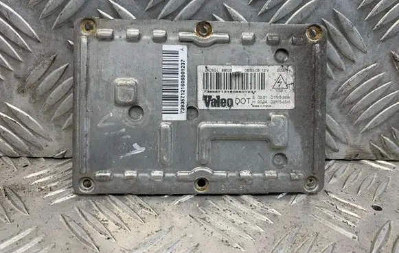 Volvo V70 Xenon control unit/module 89035113