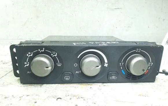 Mitsubishi Pajero Climate control unit 1465700021