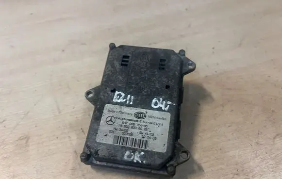 Mercedes-Benz E W211 Headlight ballast module Xenon 5DF00870400 A0028206026