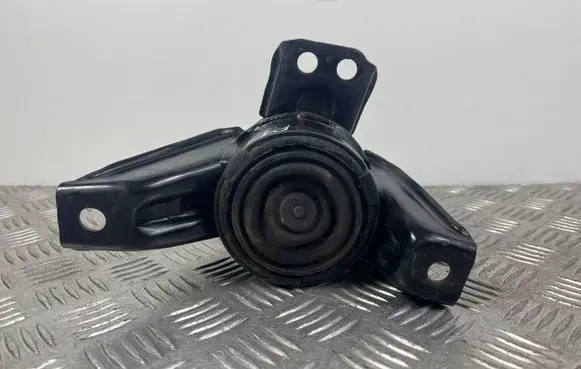 KIA Sorento Engine mount bracket
