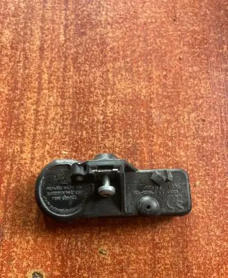Peugeot 3008 I Tire pressure sensor 9673860880 12121336