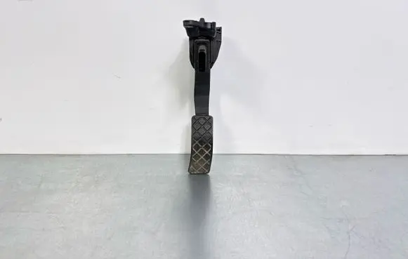Audi Q7 4M Accelerator throttle pedal 8W1723523